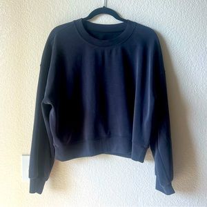 Women’s Softstreme Perfectly Oversized Cropped Crew - Black/10